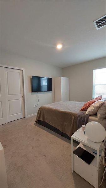 Furnished interior view inside a new home in , Kissimmee (Image 5).