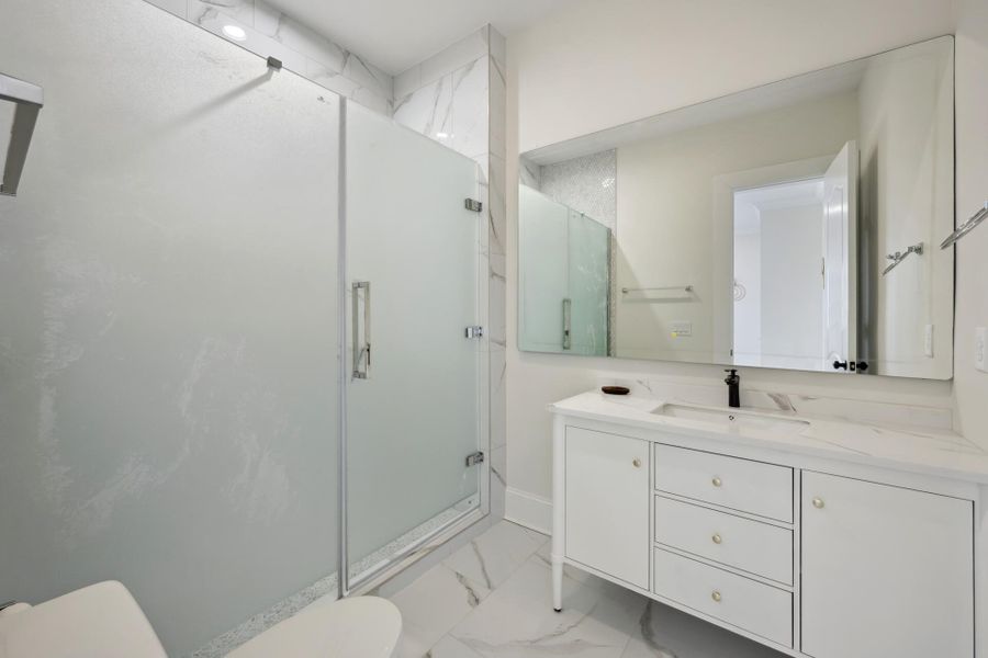 Furnished interior view inside a new home in , Georgetown (Image 41).