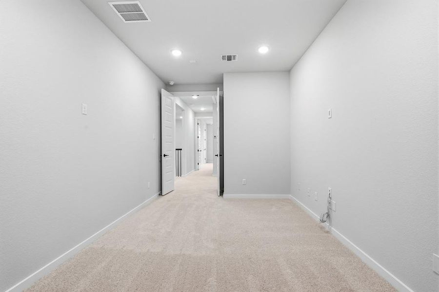 Spacious, unfurnished interior of a new home in Wolf Ranch, Georgetown (Image 40). Spacious, unfurnished interior of a new home in Wolf Ranch, Georgetown (Image 40).