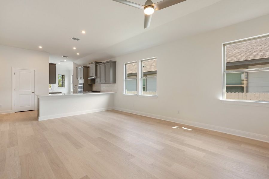 Spacious, unfurnished interior of a new home in Sage Hollow, Kyle (Image 11). Spacious, unfurnished interior of a new home in Sage Hollow, Kyle (Image 11).