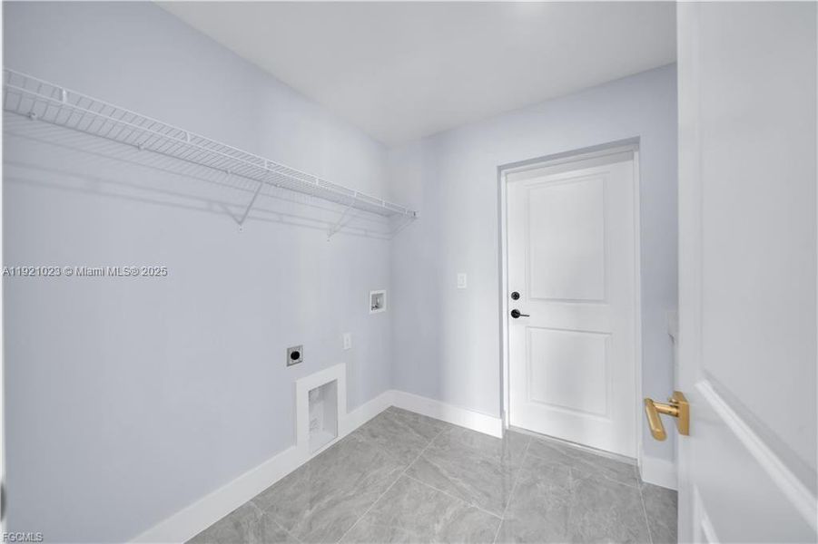 Spacious, unfurnished interior of a new home in , Lehigh Acres (Image 20). Spacious, unfurnished interior of a new home in , Lehigh Acres (Image 20).