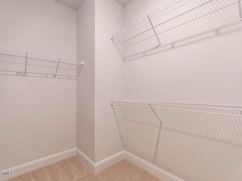 029-1280x960-primary-closet