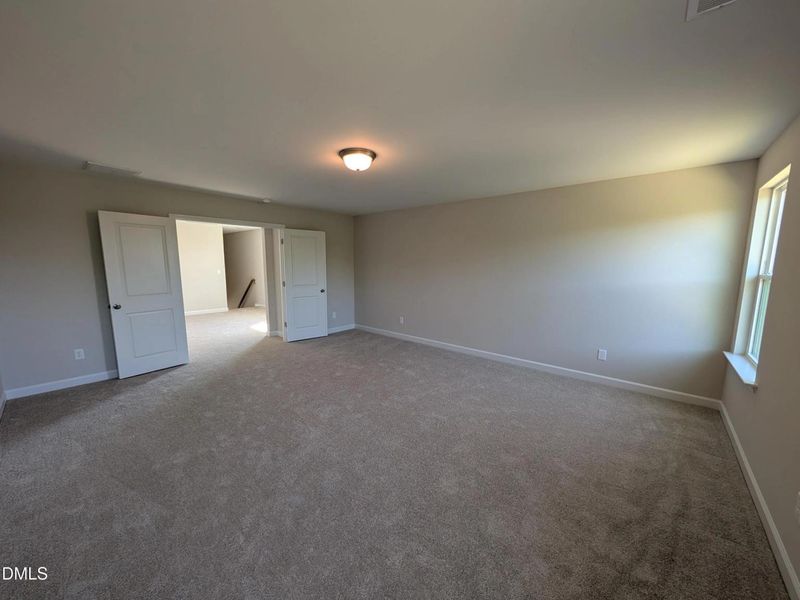 Spacious, unfurnished interior of a new home in Wendell Ridge, Wendell (Image 21).