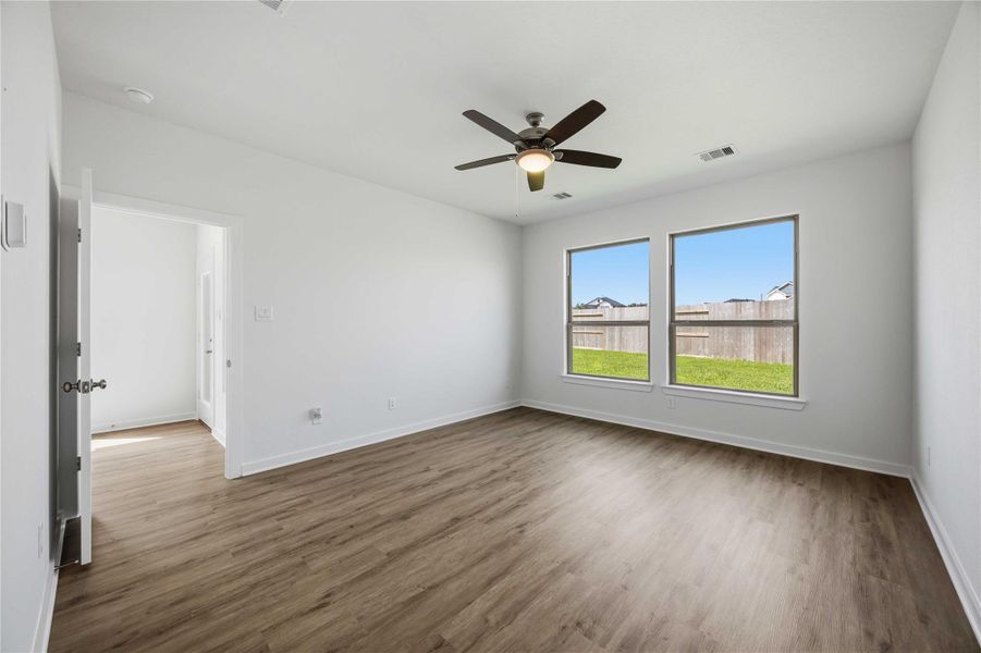 Spacious, unfurnished interior of a new home in La Segarra 40', Brookshire (Image 30). Spacious, unfurnished interior of a new home in La Segarra 40', Brookshire (Image 30).