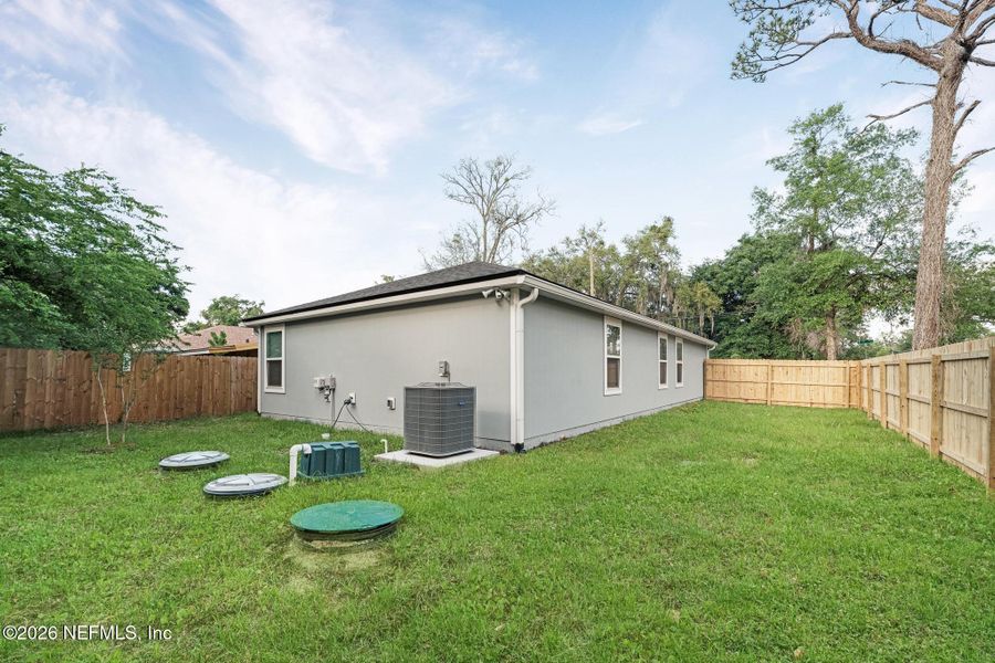 Exterior details and patio area of a home in , Jacksonville (Image 4).