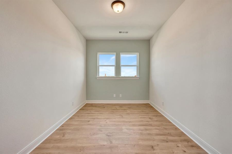 Spacious, unfurnished interior of a new home in Treeline, Justin (Image 21).