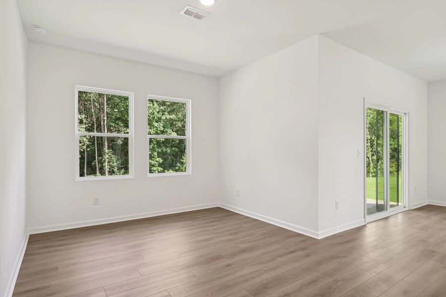 Representative images and renderings are for illustrative purposes. Actual structural options and design finishes of home may vary.