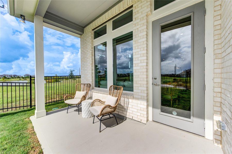 Exterior details and patio area of a home in Jordan Ranch, Katy (Image 23).