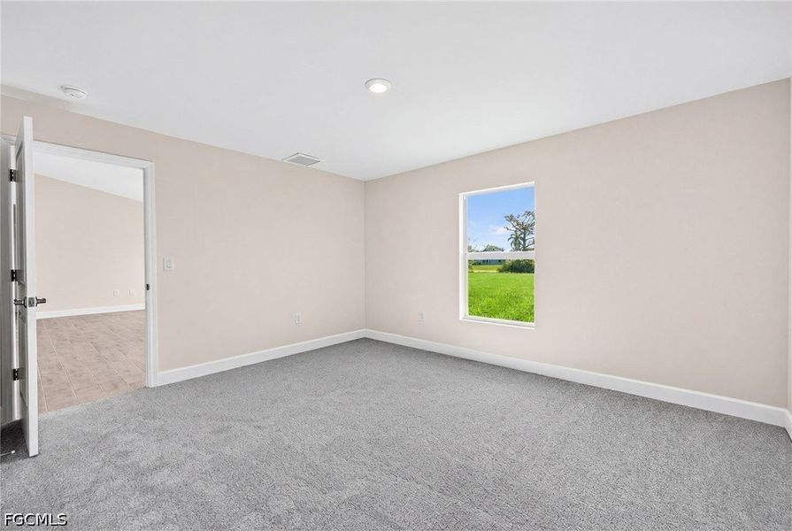 Spacious, unfurnished interior of a new home in Cape Coral, Cape Coral (Image 15).