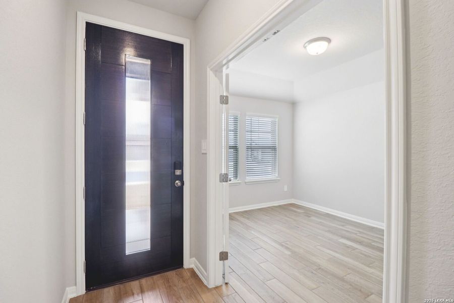Spacious, unfurnished interior of a new home in Scenic Crest - Premier Series, Boerne (Image 22).