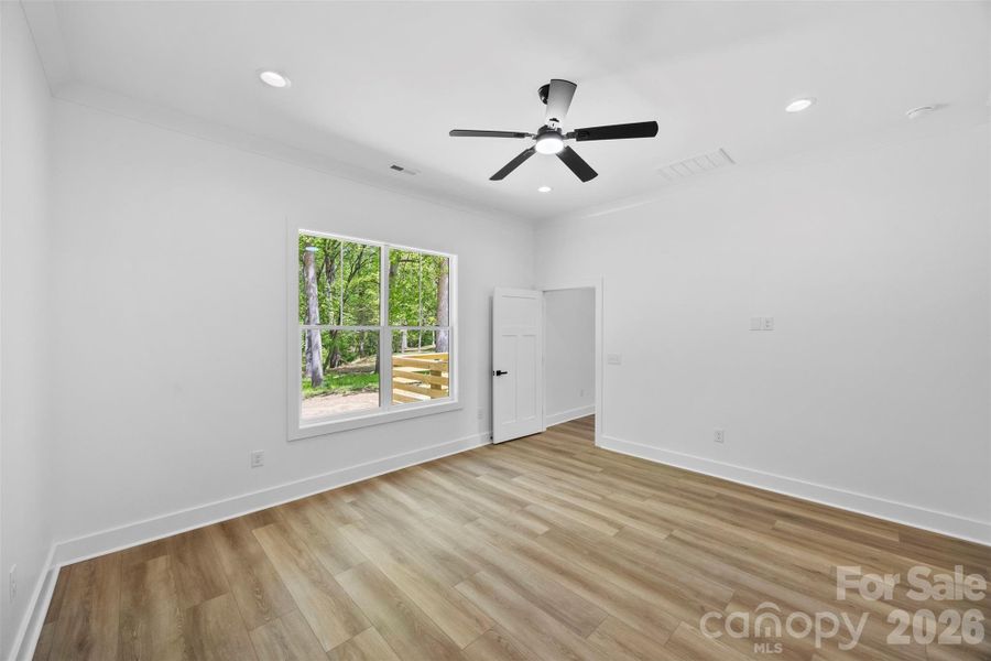 Spacious, unfurnished interior of a new home in , Landis (Image 18).