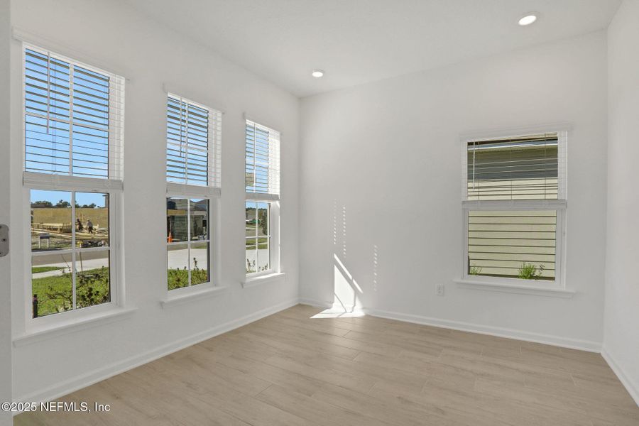 Spacious, unfurnished interior of a new home in , Green Cove Springs (Image 46).