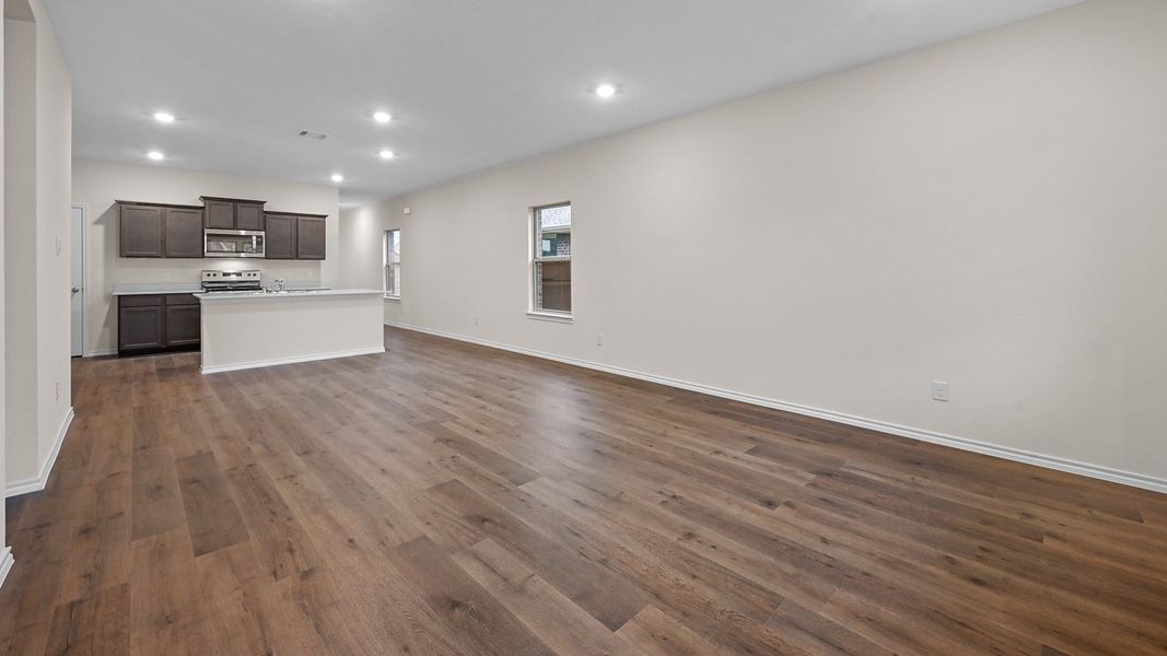Spacious, unfurnished interior of a new home in Elevon, Lavon (Image 13).