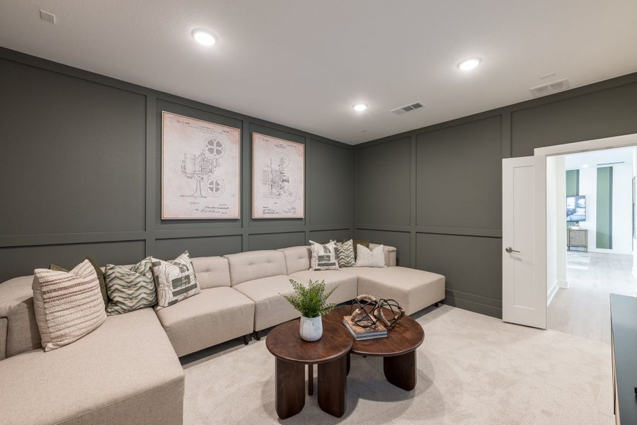 Representative furnished interior of a home built from the Fulbright by Tri Pointe Homes in Sienna 60’, Missouri City (Image 39).