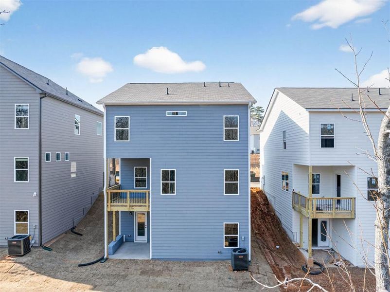 Exterior details and patio area of a home in Sanders Park, Austell (Image 26).