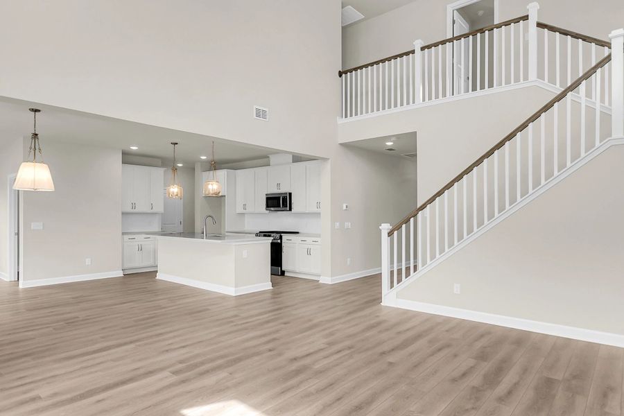 Similar Monroe floorplan with Timeless Collection. Features and finishes vary.
