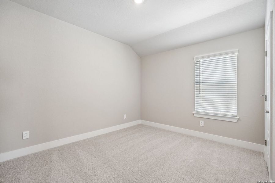 Spacious, unfurnished interior of a new home in Arcadia Ridge - Classic Series, San Antonio (Image 44).