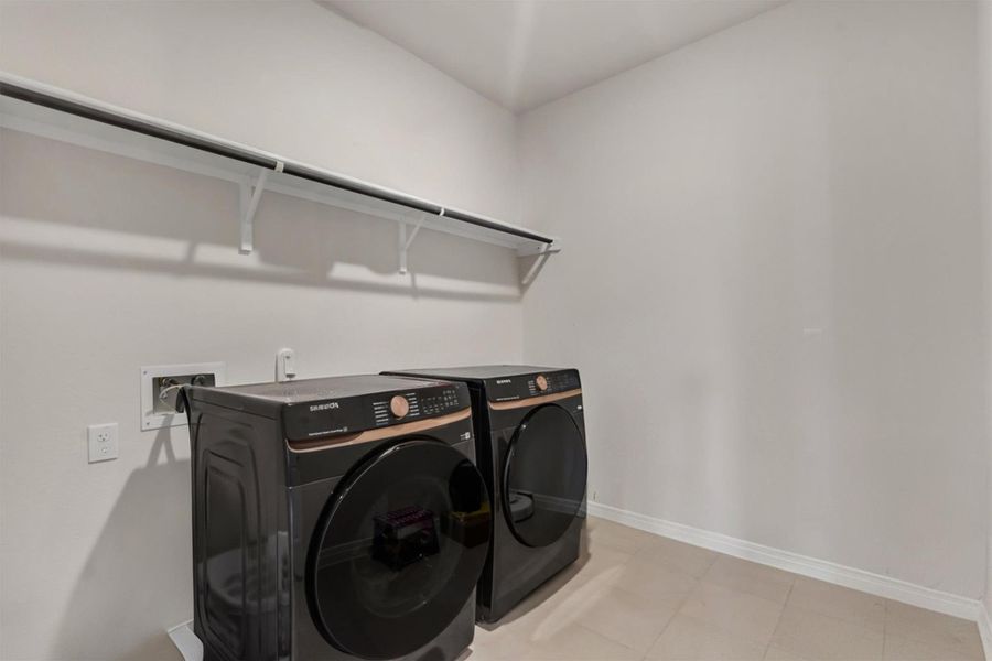 Large utility room with tons of space Large utility room with tons of space