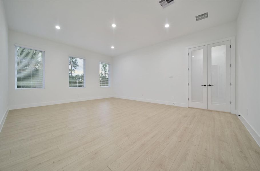 Spacious, unfurnished interior of a new home in Butlers Bend Estates, Pinehurst (Image 12). Spacious, unfurnished interior of a new home in Butlers Bend Estates, Pinehurst (Image 12).