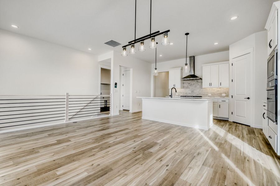 8327 David - Dining Area