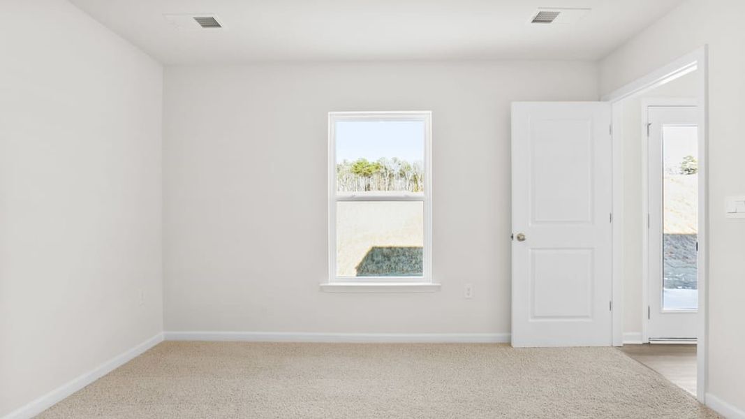 Spacious, unfurnished interior of a new home in Seneca Falls, Seneca (Image 25).