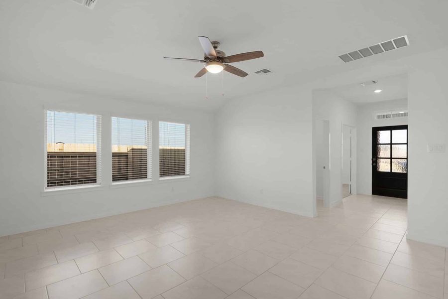 Spacious, unfurnished interior of a new home in Briarwood, Elgin (Image 11).