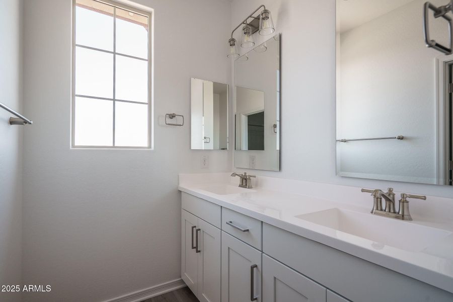 17) BATH 2 UP 17) BATH 2 UP