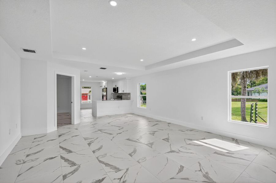 Spacious, unfurnished interior of a new home in , West Palm Beach (Image 17).
