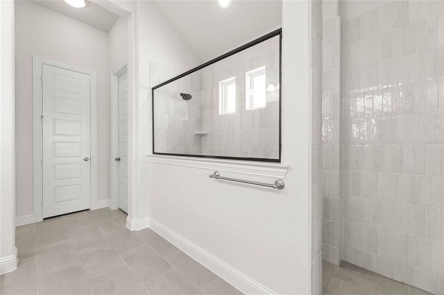 Spacious, unfurnished interior of a new home in The Parks at Panchasarp Farms - Phase 3, Burleson (Image 11). Spacious, unfurnished interior of a new home in The Parks at Panchasarp Farms - Phase 3, Burleson (Image 11).