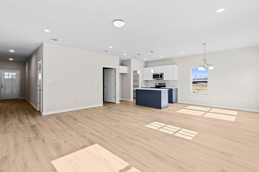 Spacious, unfurnished interior of a new home in Trails of Fossil Creek, Fort Worth (Image 27).