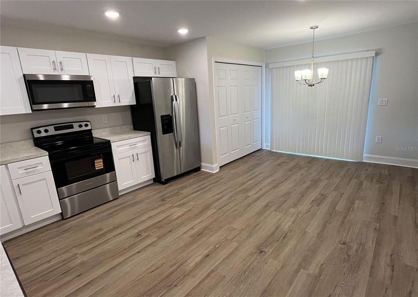 Spacious, unfurnished interior of a new home in , Auburndale (Image 6).