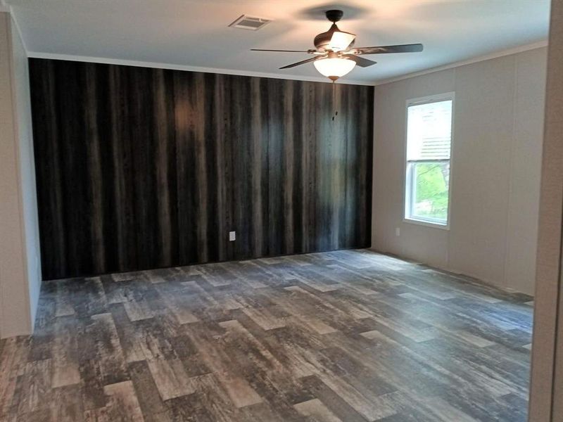 Spacious, unfurnished interior of a new home in , Springtown (Image 6).