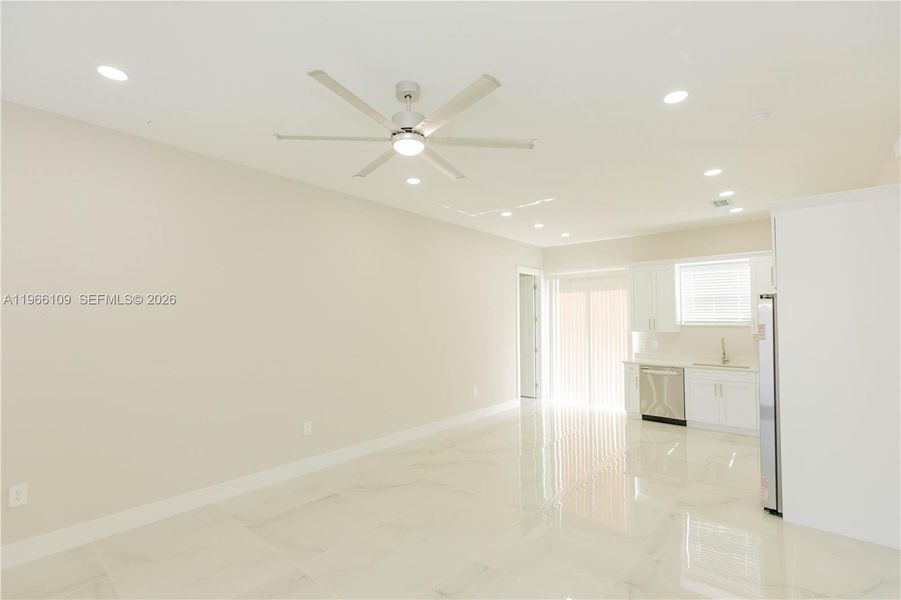 Spacious, unfurnished interior of a new home in , Lehigh Acres (Image 23).