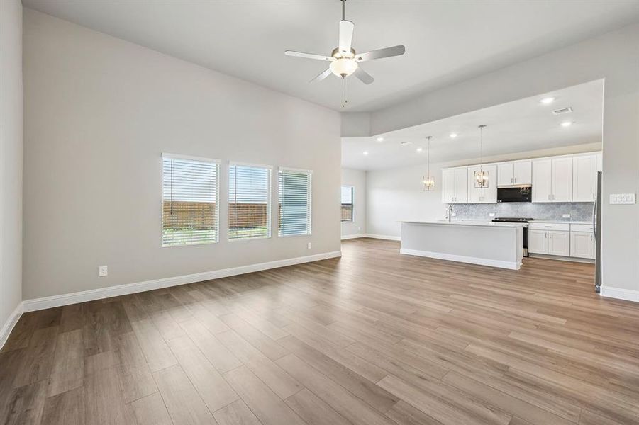 Spacious, unfurnished interior of a new home in Lakehaven - Premier Series, Farmersville (Image 21).