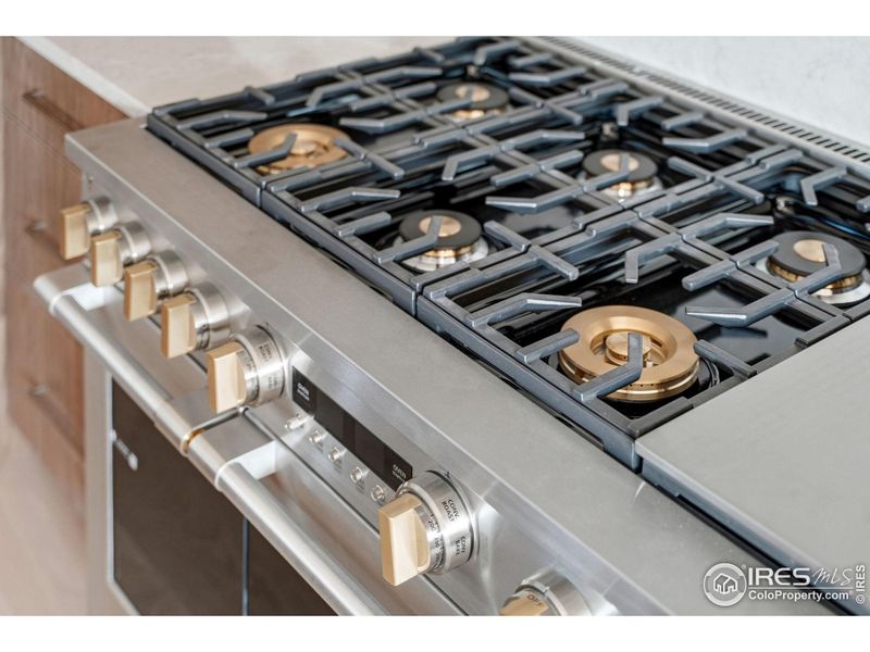 Close-up of interior finishes inside a home in , Superior (Image 21).
