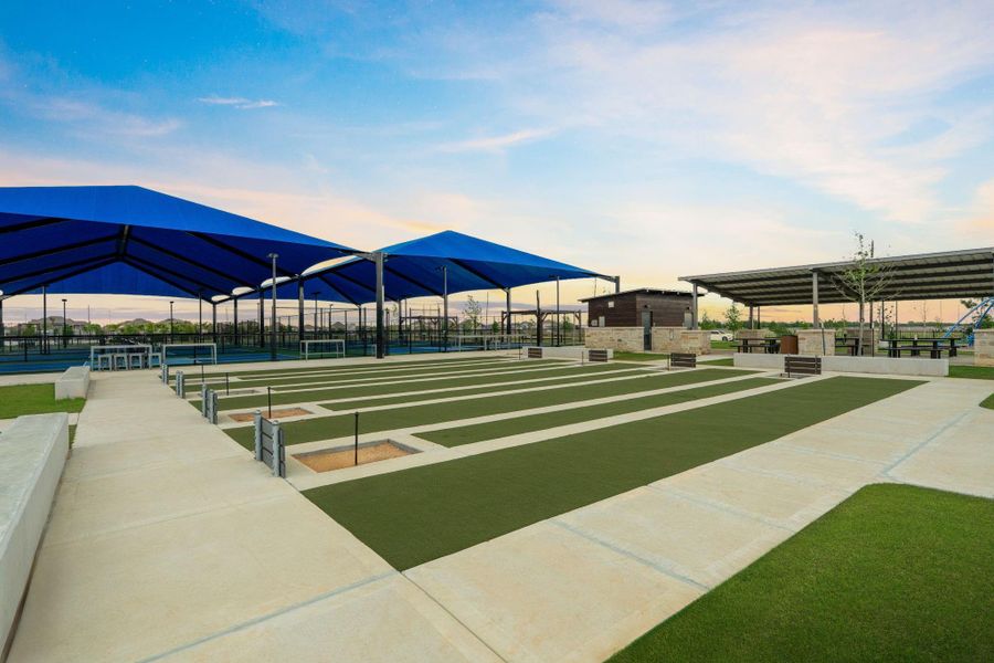 Community amenities in Sunterra, Katy (Image 32).