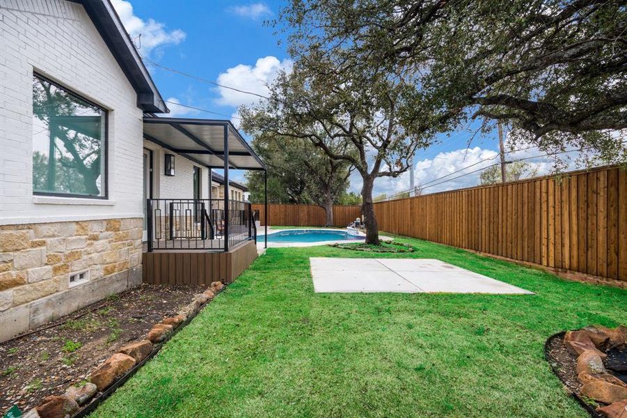 Exterior details and patio area of a home in , Dallas (Image 26).