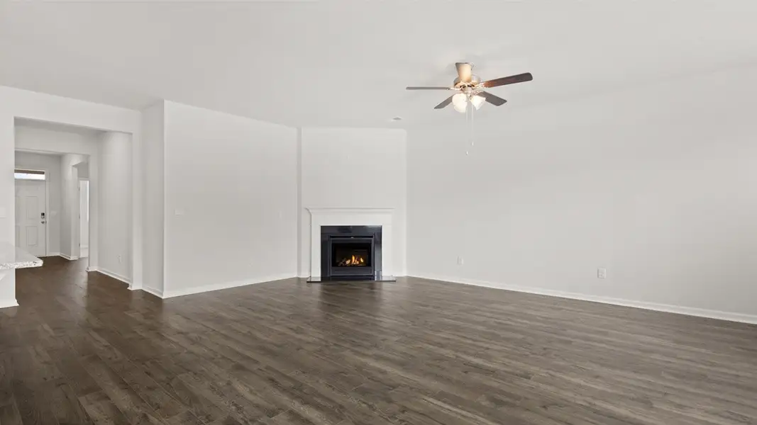 Spacious, unfurnished interior of a new home in The Abbey at Trolley Run Station, Aiken (Image 14).