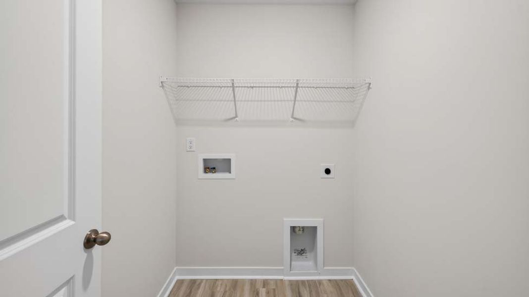 Spacious, unfurnished interior of a new home in Rydele Heights, Asheville (Image 29).