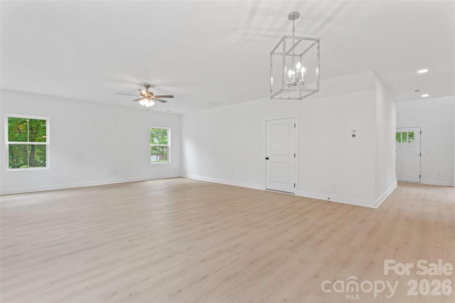 Spacious, unfurnished interior of a new home in , Harrisburg (Image 20).