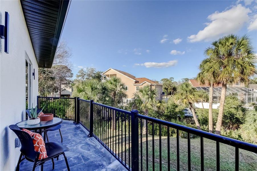 Exterior details and patio area of a home in , New Port Richey (Image 4).