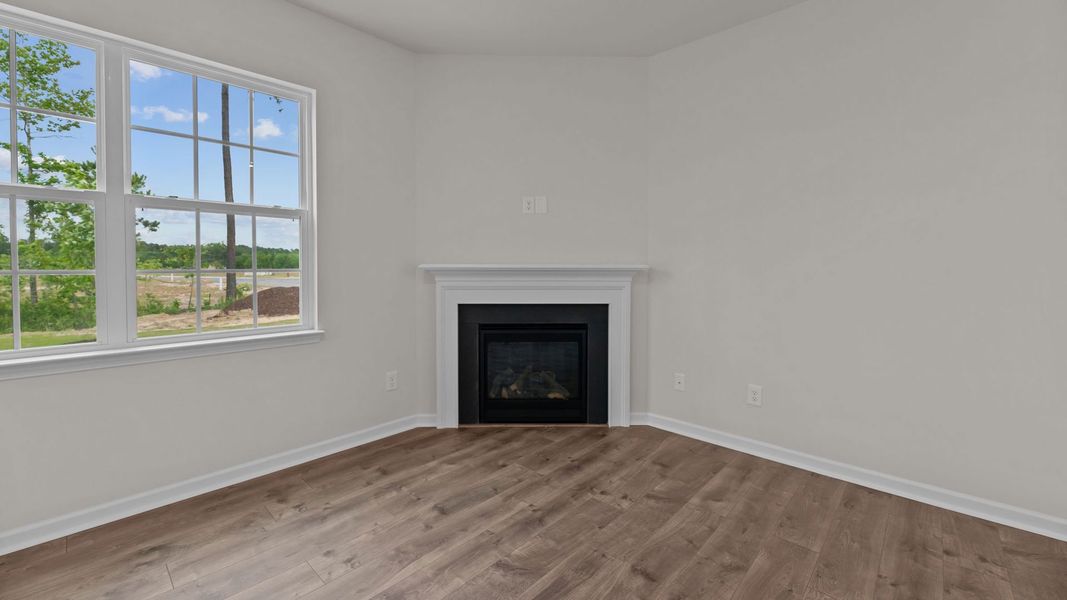 Spacious, unfurnished interior of a new home in West New Bern, New Bern (Image 19).
