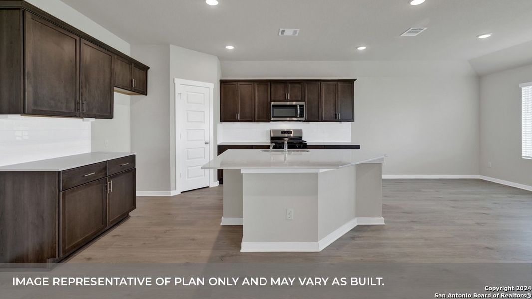 Furnished interior view inside a new home in Sonoma Oaks, Fredericksburg (Image 6).