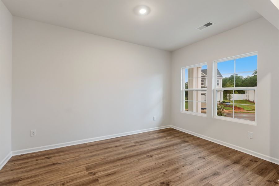 Spacious, unfurnished interior of a new home in Mayfair Village, Spartanburg (Image 13).