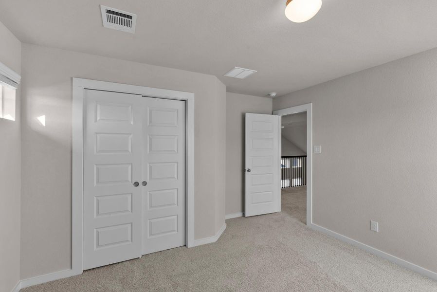 Spacious, unfurnished interior of a new home in Morton Creek Ranch, Katy (Image 18).