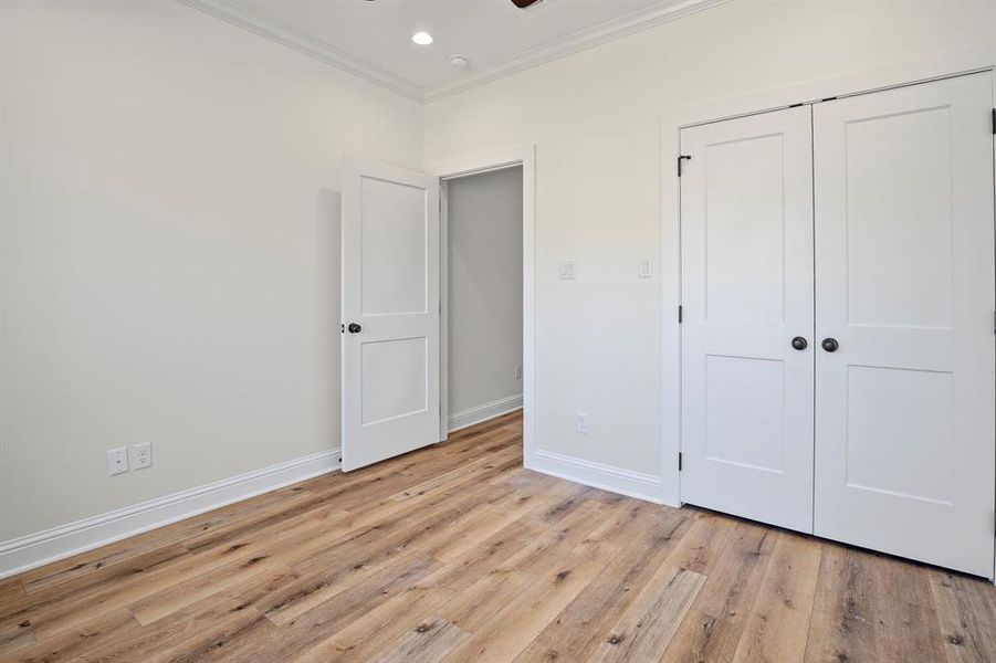 Spacious, unfurnished interior of a new home in , Sulphur Springs (Image 14).