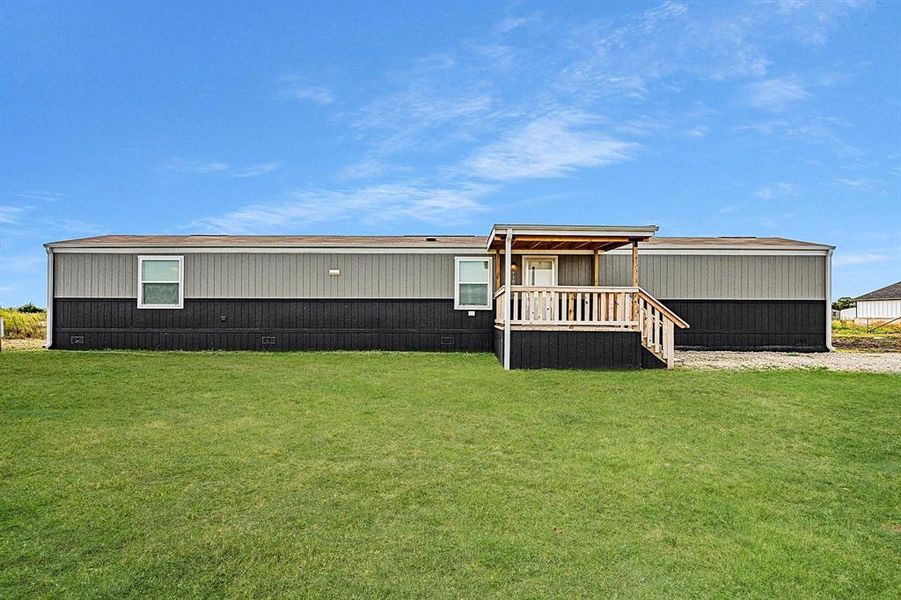 Exterior details and patio area of a home in , Sherman (Image 14).