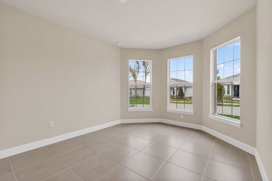 Spacious, unfurnished interior of a new home in Del Webb Tradition, Port St. Lucie (Image 56).