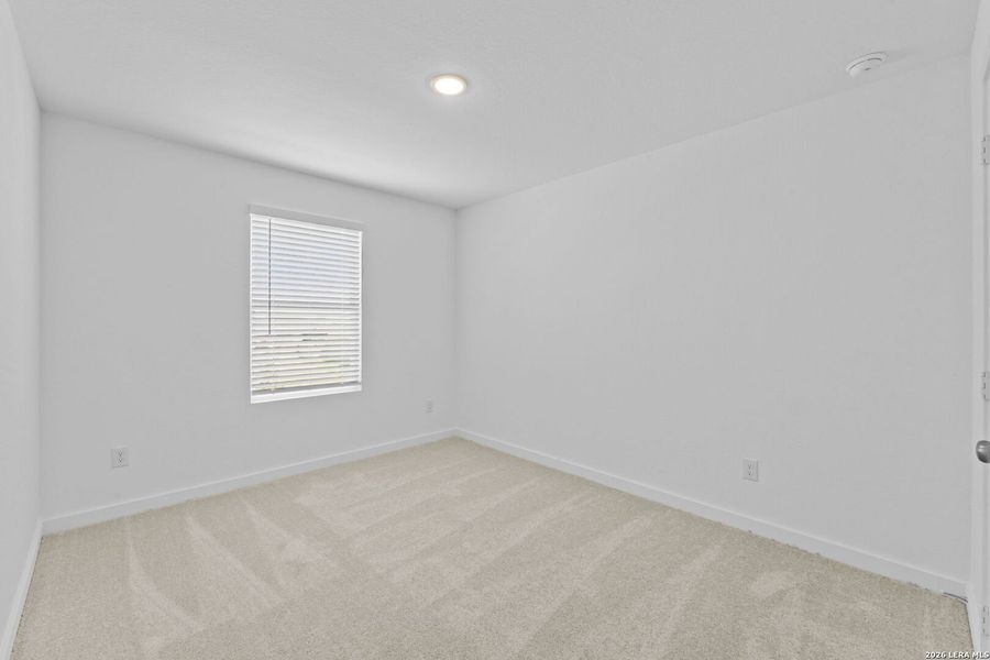 Spacious, unfurnished interior of a new home in Espada, San Antonio (Image 17).
