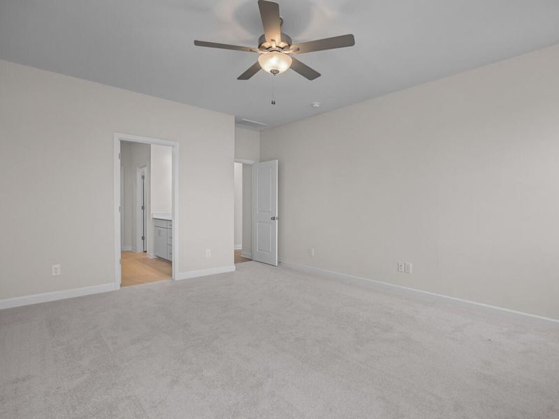 Spacious, unfurnished interior of a new home in Tobacco Road, Angier (Image 23).